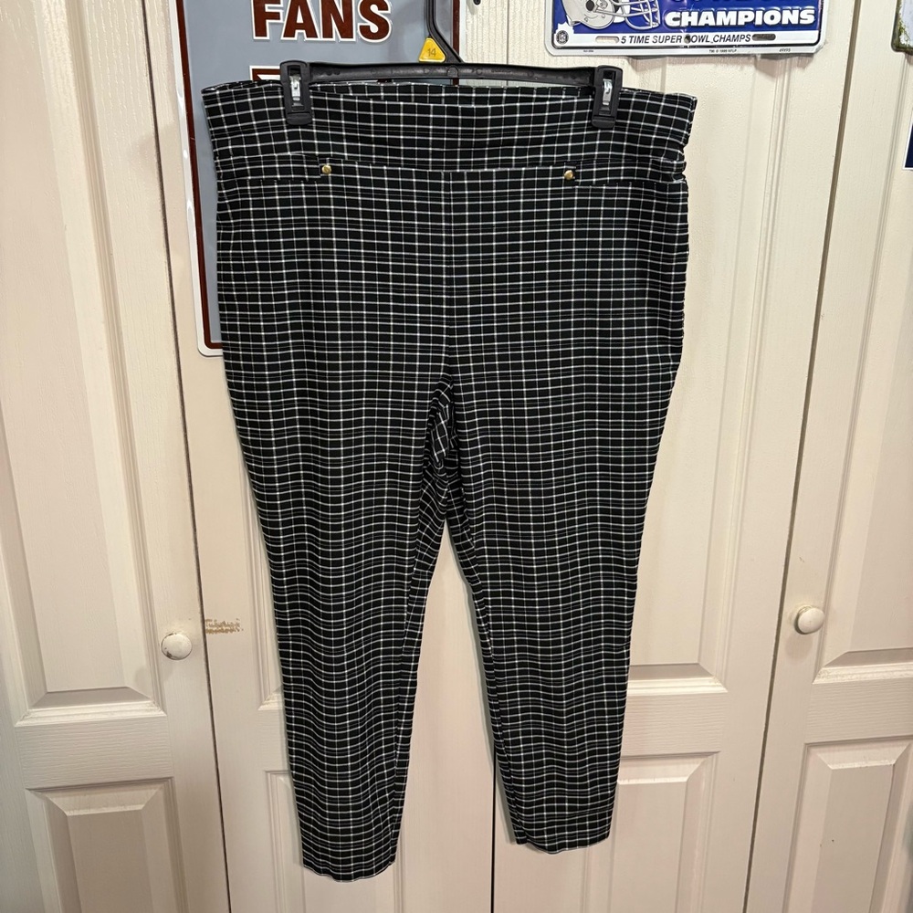 Carole Wren Straight Tapered Pull-on Pants